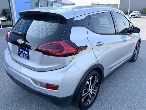 Used 2017 Chevrolet Bolt Premier w/ Driver Confidence II Package FWD image 5