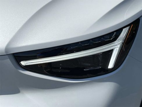 New 2026 Volvo XC40 B5 Plus w/ Protection Package Premier image 9