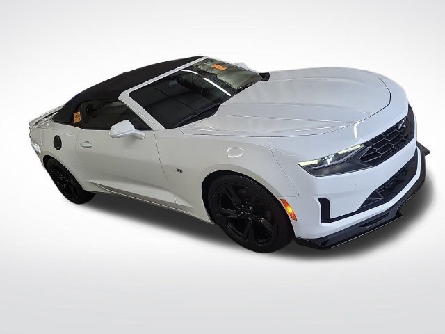 Used 2022 Chevrolet Camaro LT RWD image 8