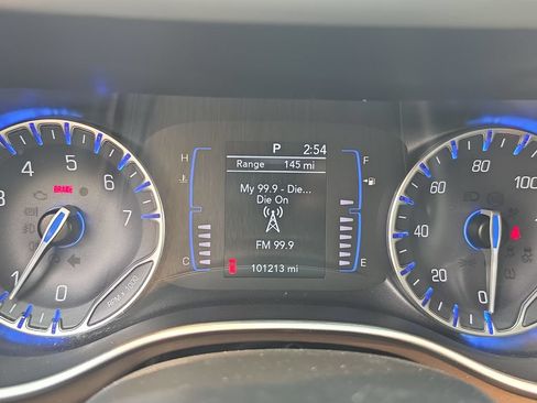 Used 2021 Chrysler Voyager Lxi FWD image 17