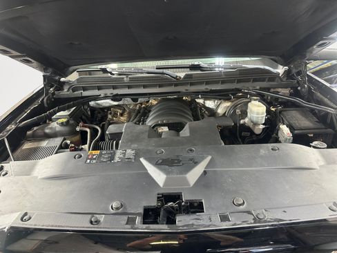 Used 2016 Chevrolet Silverado 1500 LTZ Z71 w/ LTZ Plus Package AWD/4WD image 32