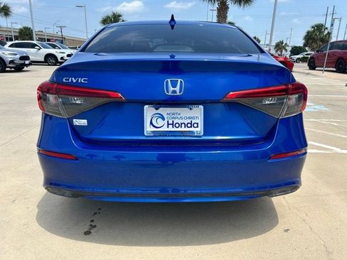 Certified 2022 Honda Civic EX image 5