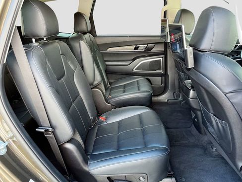 Used 2022 Kia Telluride EX w/ EX Premium Package AWD/4WD image 30
