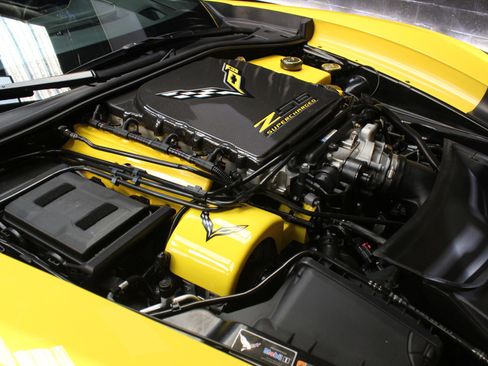 Used 2016 Chevrolet Corvette Z06 w/ 3LZ Preferred Equipment Group image 33