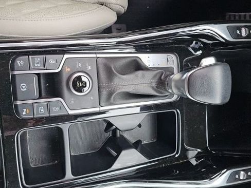 Used 2023 Kia Sorento SX image 21
