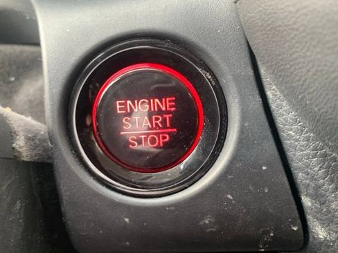 Used 2024 Honda HR-V LX image 9