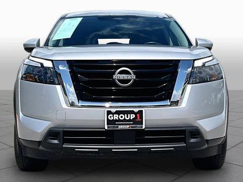 Certified 2024 Nissan Pathfinder SV FWD image 4