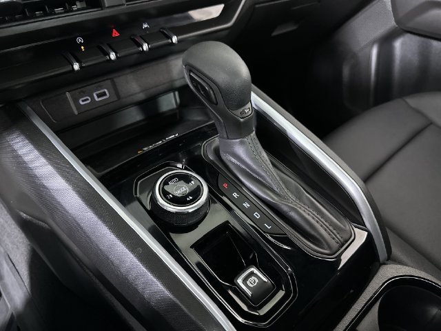 Used 2025 Chevrolet Colorado Trail Boss AWD/4WD image 16