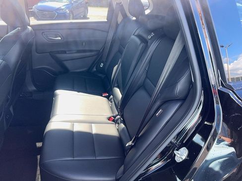 Used 2022 Nissan Rogue SV w/ SV Premium Package image 10