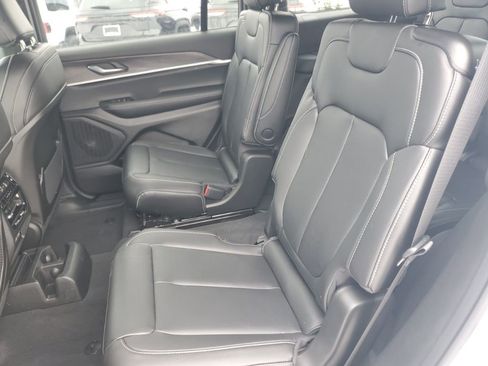 New 2025 Jeep Grand Cherokee L Limited AWD/4WD image 30
