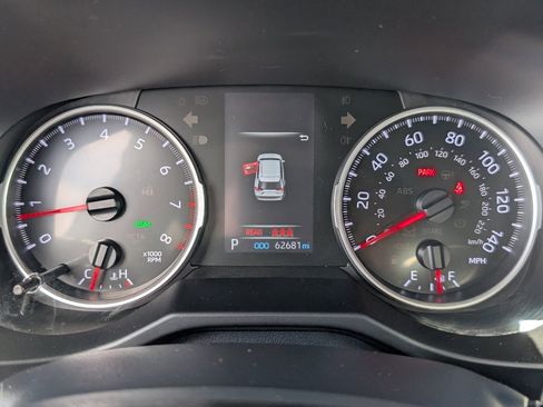 Used 2020 Toyota RAV4 XLE w/ Convenience Package FWD image 19