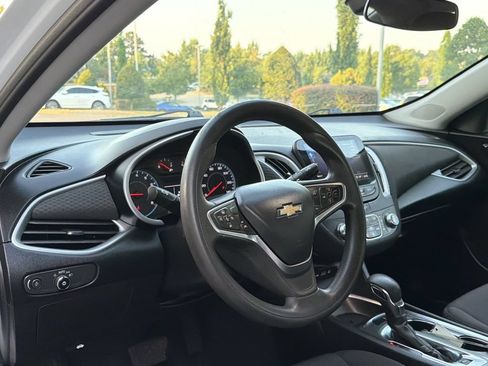 Used 2023 Chevrolet Malibu LT FWD image 8