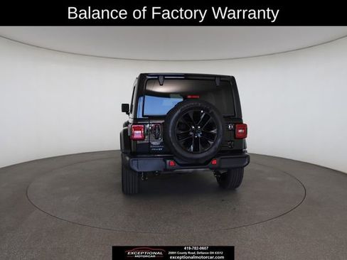 Used 2025 Jeep Wrangler Unlimited Sahara image 14