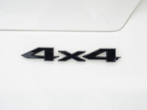 Used 2023 Jeep Grand Cherokee L Laredo image 11