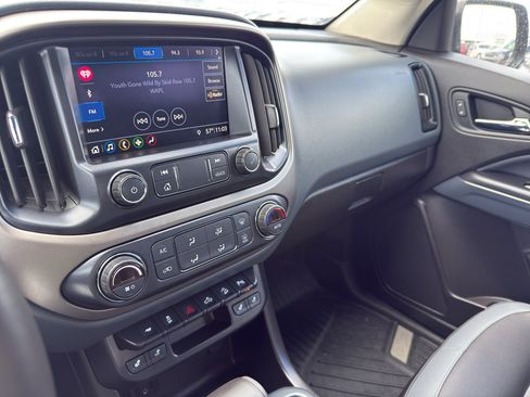 Used 2019 Chevrolet Colorado Z71 AWD/4WD image 21