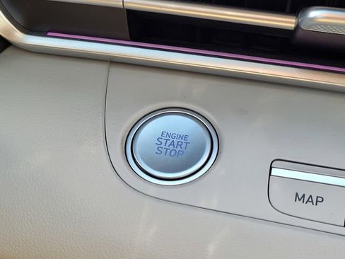 Used 2024 Hyundai Elantra Limited image 19