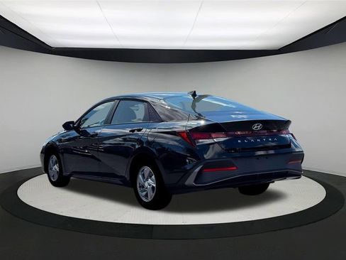 New 2026 Hyundai Elantra SE image 5
