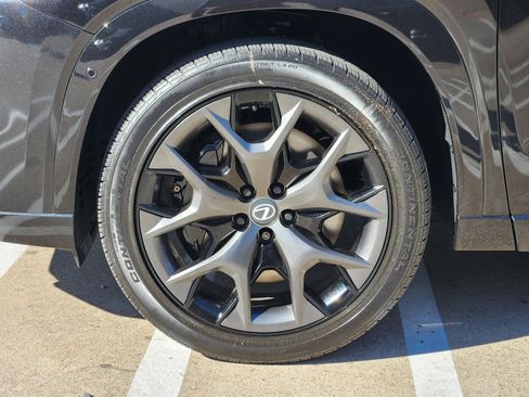 New 2026 Lexus TX 500h AWD image 6