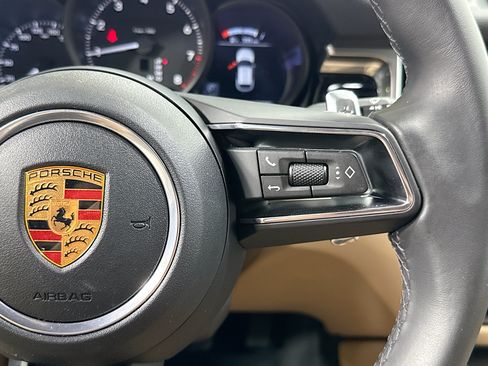 Certified 2026 Porsche Macan AWD/4WD image 38