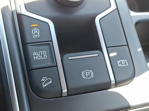 New 2026 Kia Sorento LX FWD image 11
