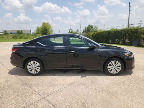 Certified 2025 Nissan Sentra S FWD image 4