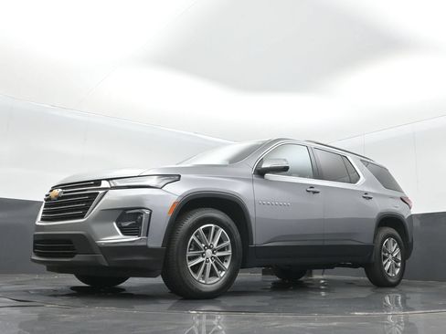 Used 2023 Chevrolet Traverse LT AWD/4WD image 13
