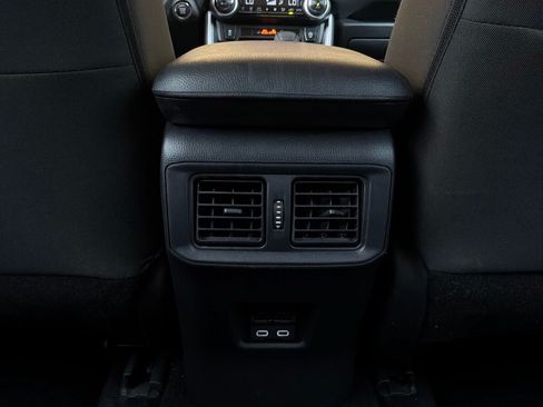 Used 2025 Toyota RAV4 XLE FWD image 13