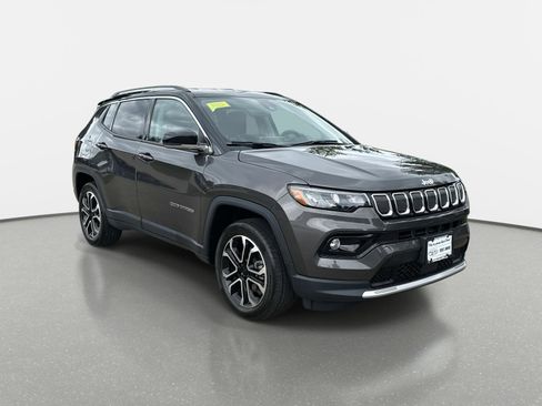 Used 2022 Jeep Compass Limited image 3