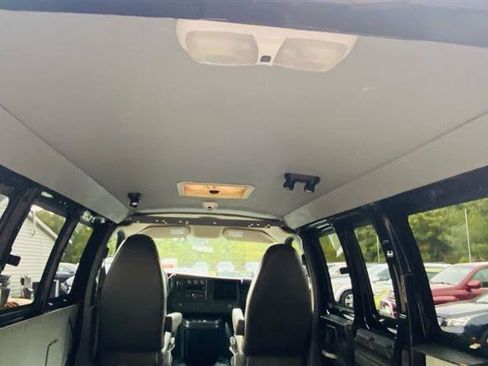 Used 2010 Chevrolet Express 1500 image 10