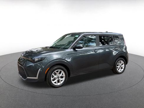 Used 2025 Kia Soul LX w/ LX Technology Package image 8