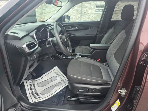 Used 2023 Chevrolet TrailBlazer LT w/ Convenience Package AWD/4WD image 12