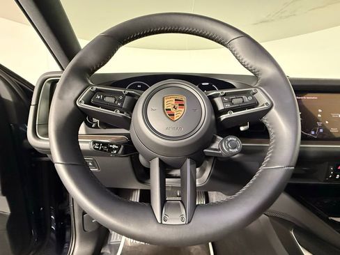 Certified 2025 Porsche Cayenne S image 37