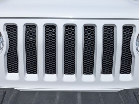 Used 2023 Jeep Wrangler Sport AWD/4WD image 9