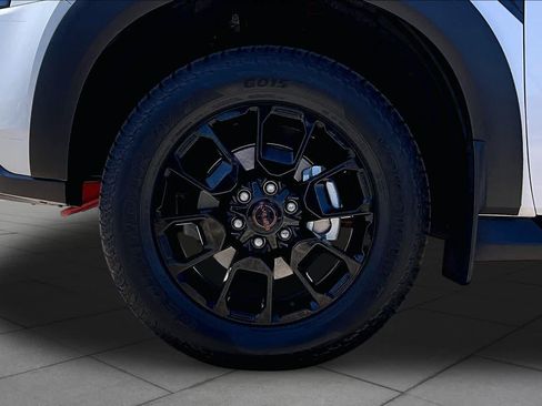 Certified 2025 Nissan Armada PRO-4X AWD/4WD image 11