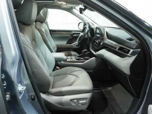 Used 2023 Toyota Highlander Limited AWD/4WD image 14