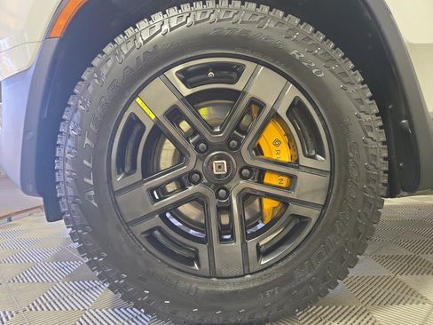 Used 2023 Rivian R1T Adventure AWD/4WD image 9