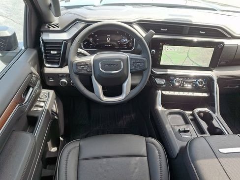 New 2026 GMC Sierra 2500 Denali w/ Denali Reserve Package AWD/4WD image 7