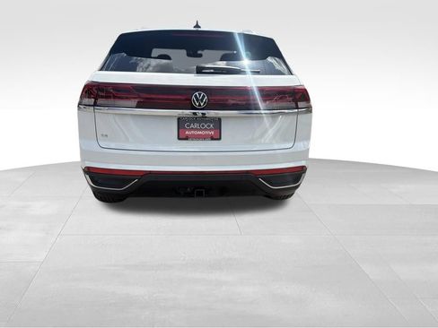 Used 2025 Volkswagen Atlas Cross Sport SE FWD image 7