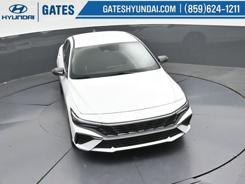 Used 2025 Hyundai Elantra Sport image 43