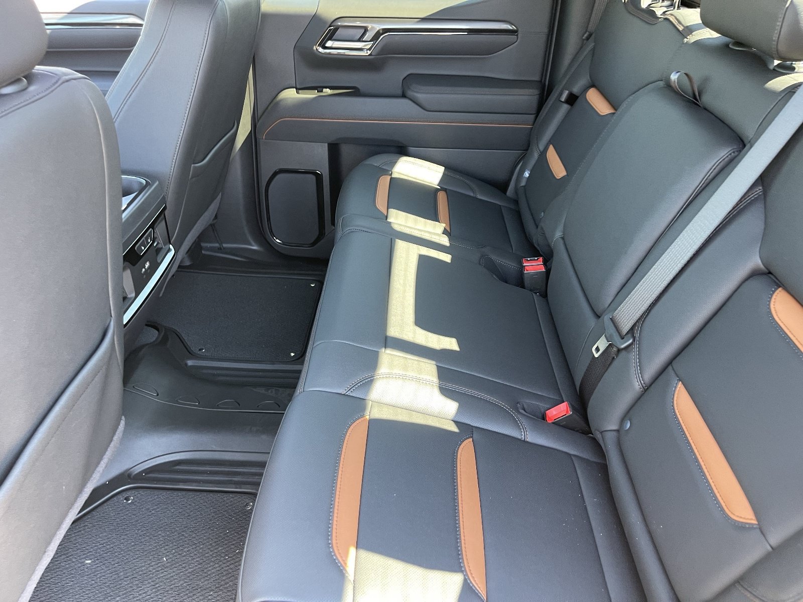 Used 2026 GMC Sierra 1500 AT4 w/ AT4 Premium Package AWD/4WD image 19