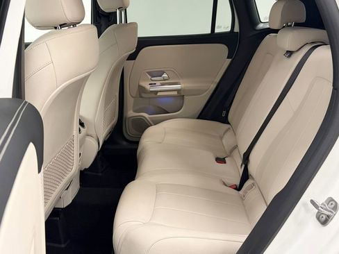 Certified 2025 Mercedes-Benz GLA 250 4MATIC image 17