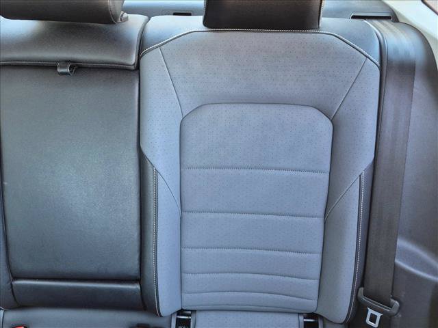 Used 2025 Volkswagen Jetta SE FWD image 14
