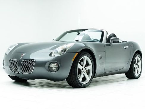 Used 2007 Pontiac Solstice Roadster w/ Premium Package image 8