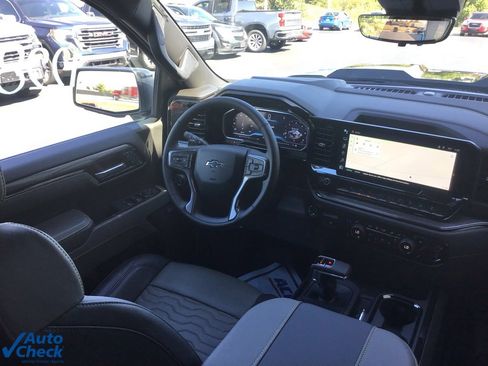 Used 2025 Chevrolet Silverado 1500 ZR2 w/ Technology Package image 27