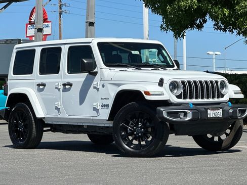 Certified 2024 Jeep Wrangler Unlimited Sahara AWD/4WD image 2