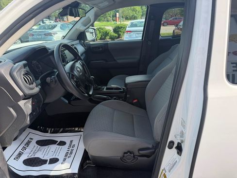 Used 2023 Toyota Tacoma SR w/ SR Convenience Package RWD image 9