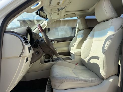 Used 2019 Lexus GX 460 Premium w/ Premium Package AWD/4WD image 13