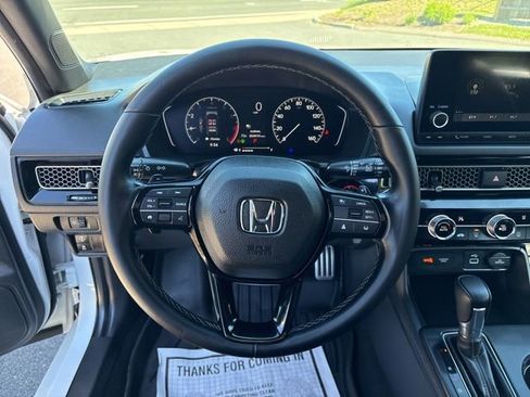 Used 2023 Honda Civic Sport image 16