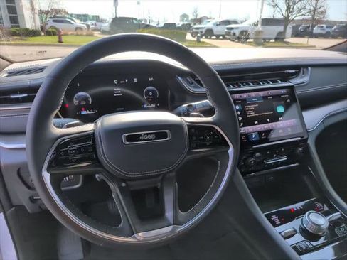 Certified 2025 Jeep Grand Cherokee L Overland w/ Luxury Tech Group IV AWD/4WD image 34