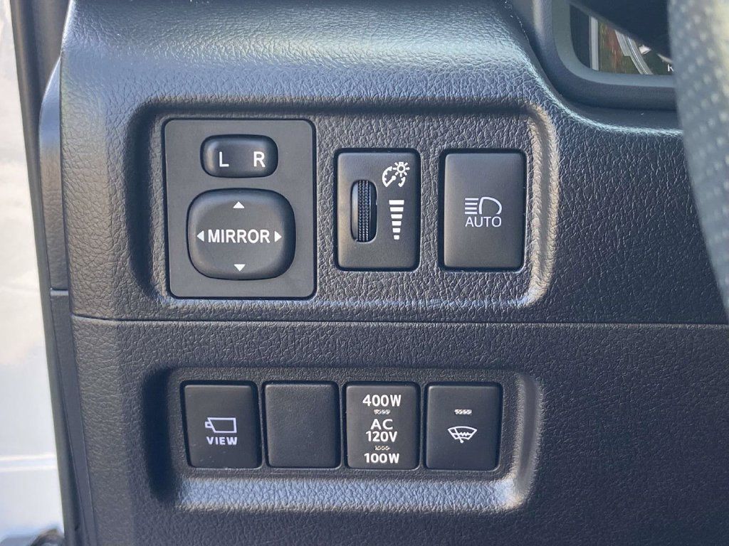 Used 2024 Toyota 4Runner Limited AWD/4WD image 31